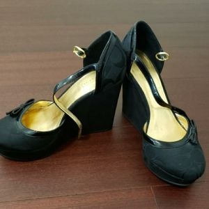 Coach shoes size 5.5